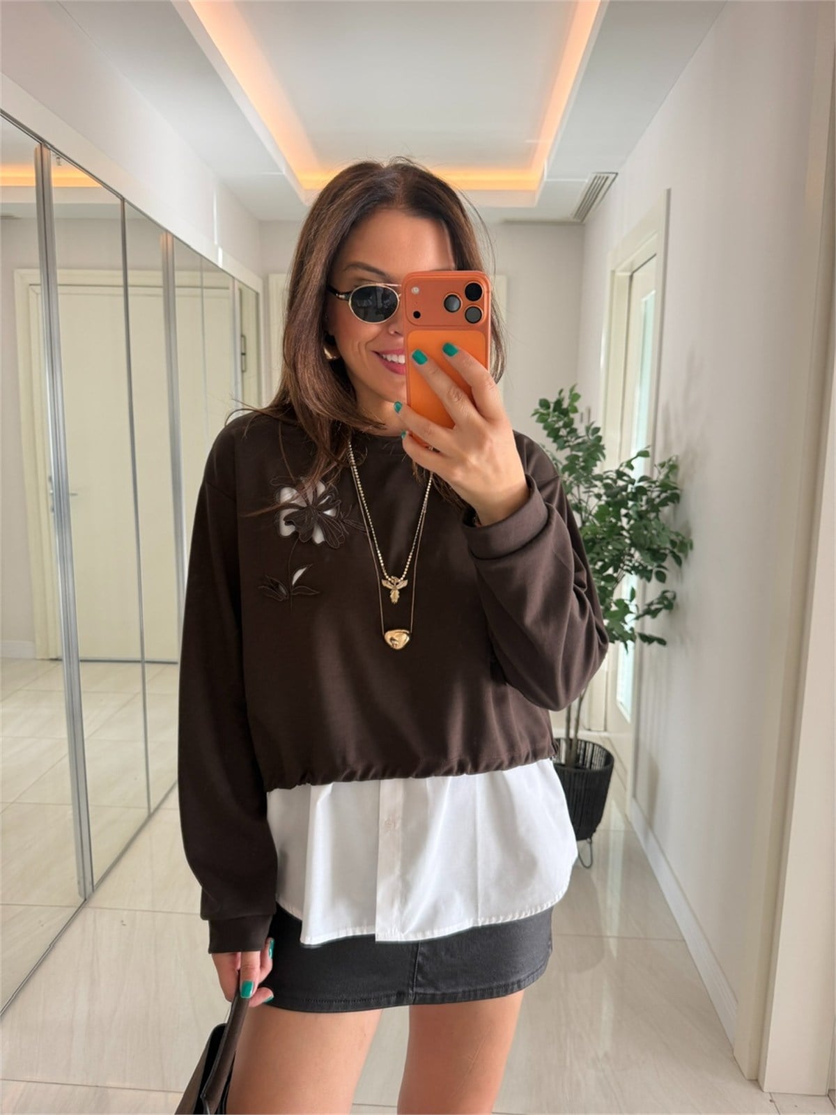 Orijinal Model Nakışlı Gömlekli Sweat - Kahve