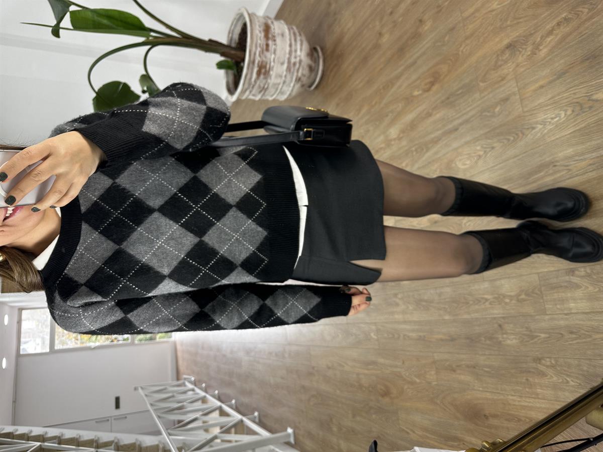 Bisiklet Yaka Baklava Desen Kazak - Siyah