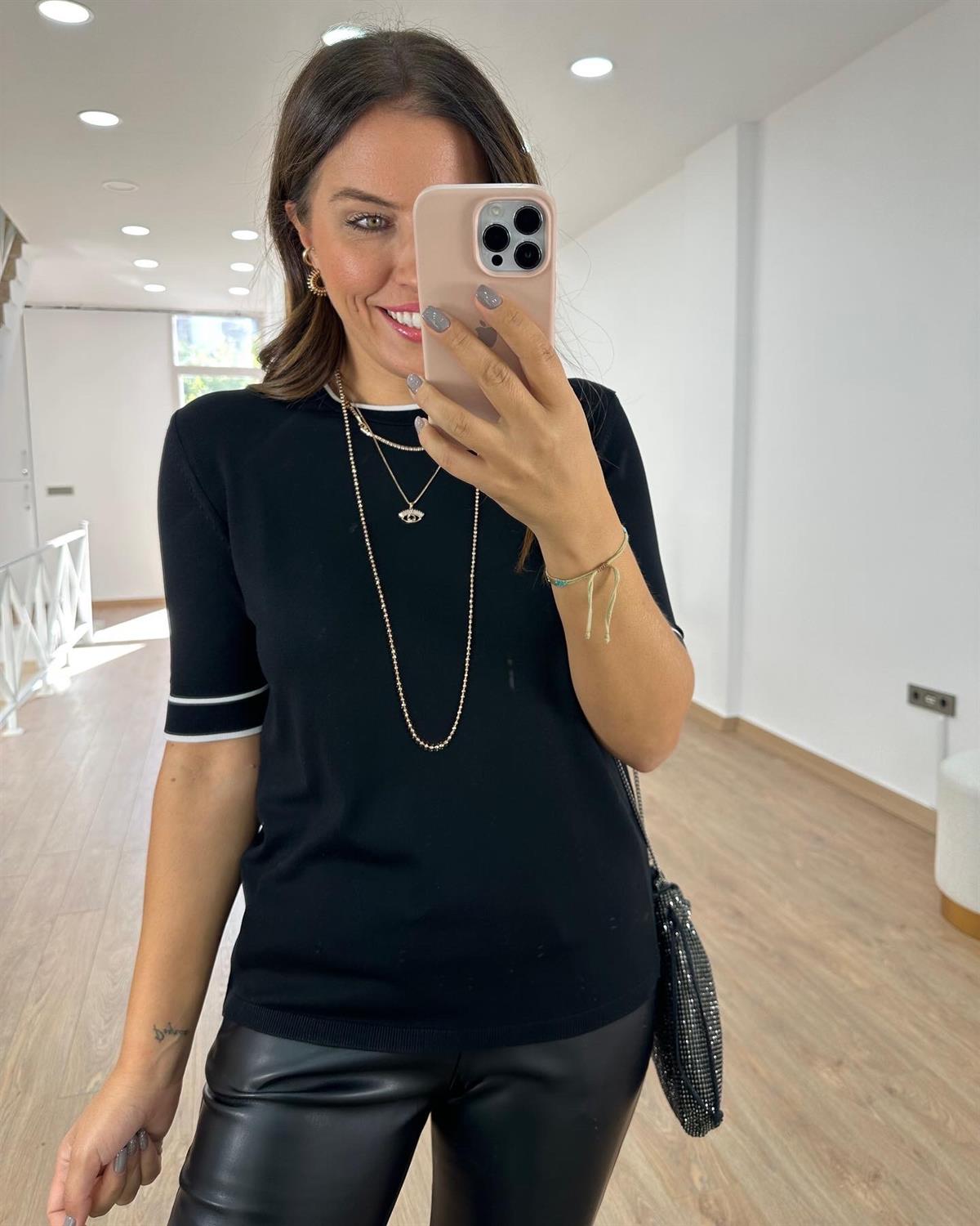 Bisiklet Yaka Çizgi Detaylı Merserize Triko-Siyah