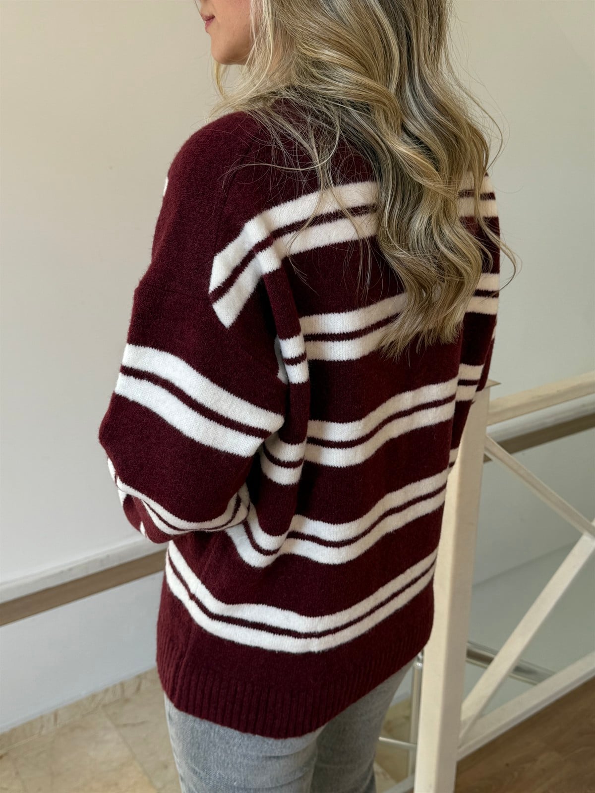 Bisiklet Yaka Çizgili Kazak - Bordo