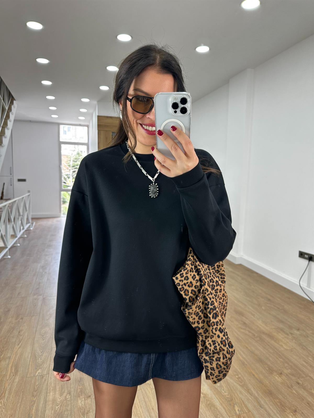 Bisiklet Yaka Pamuklu Basic Sweatshirt - Siyah