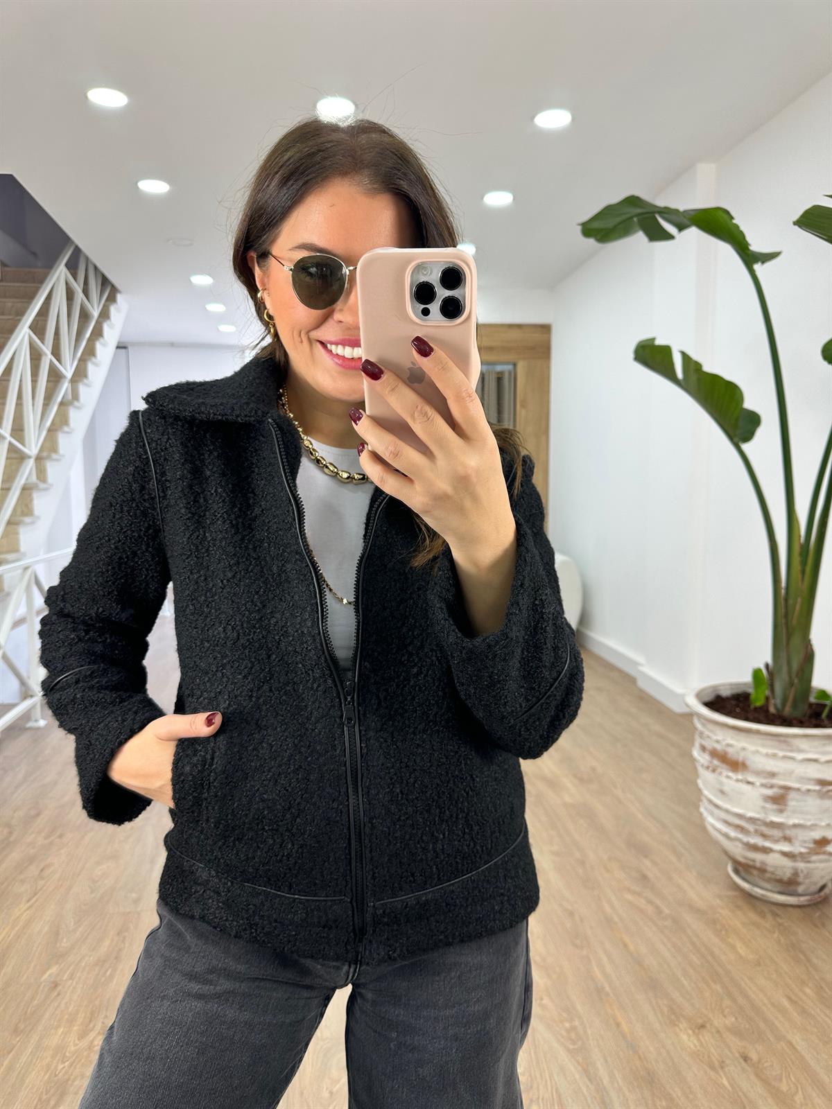 Biye Detaylı Buklet Kaban-Siyah