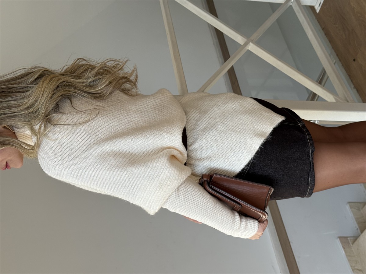 Boğazlı Asimetrik Kesim Kazak - Krem