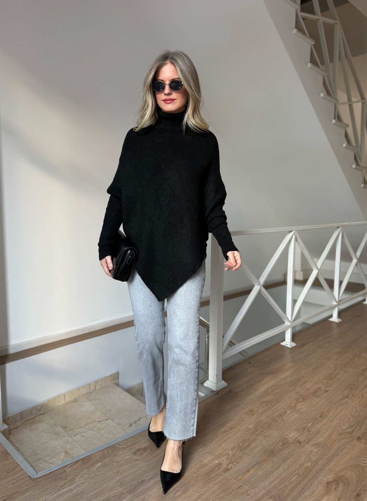 Boğazlı Asimetrik Kesim Kazak - Siyah