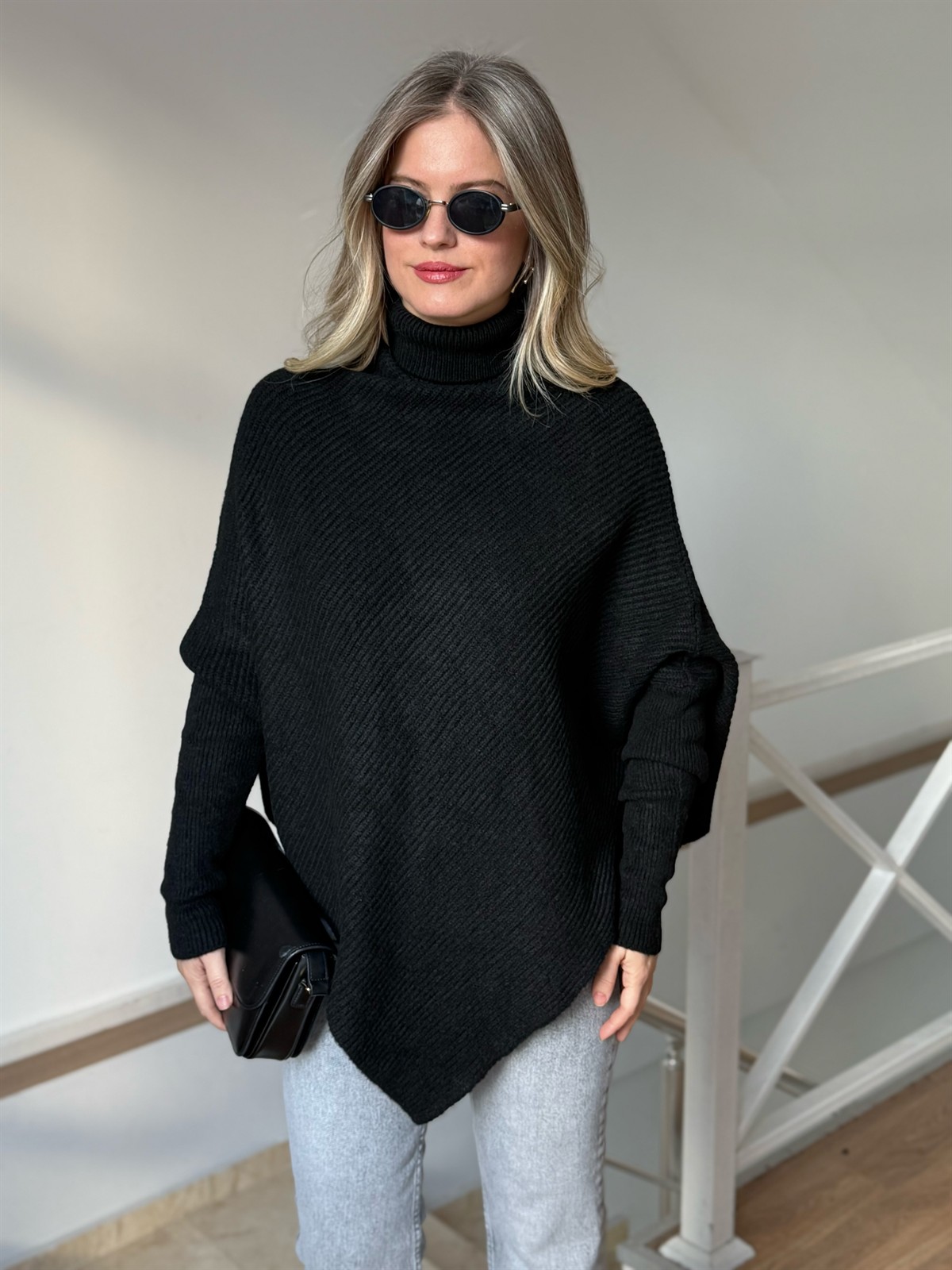 Boğazlı Asimetrik Kesim Kazak - Siyah