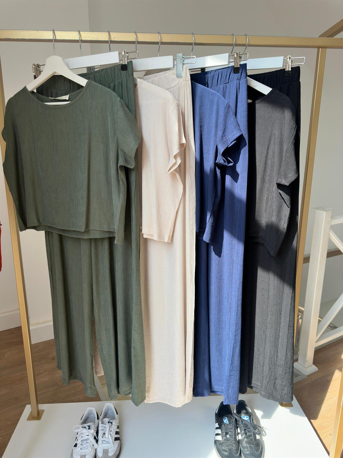 Bol Paça Pantolonlu Basic Takım-Haki