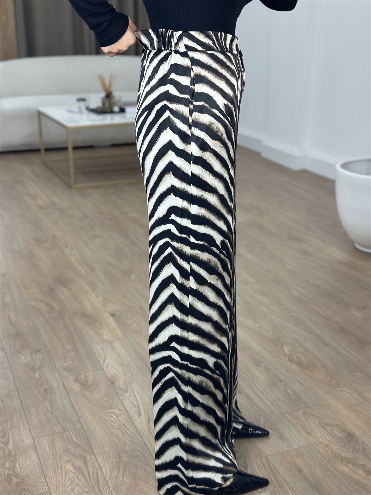 Bol Paça Zebra Saten Pantolon - Bej