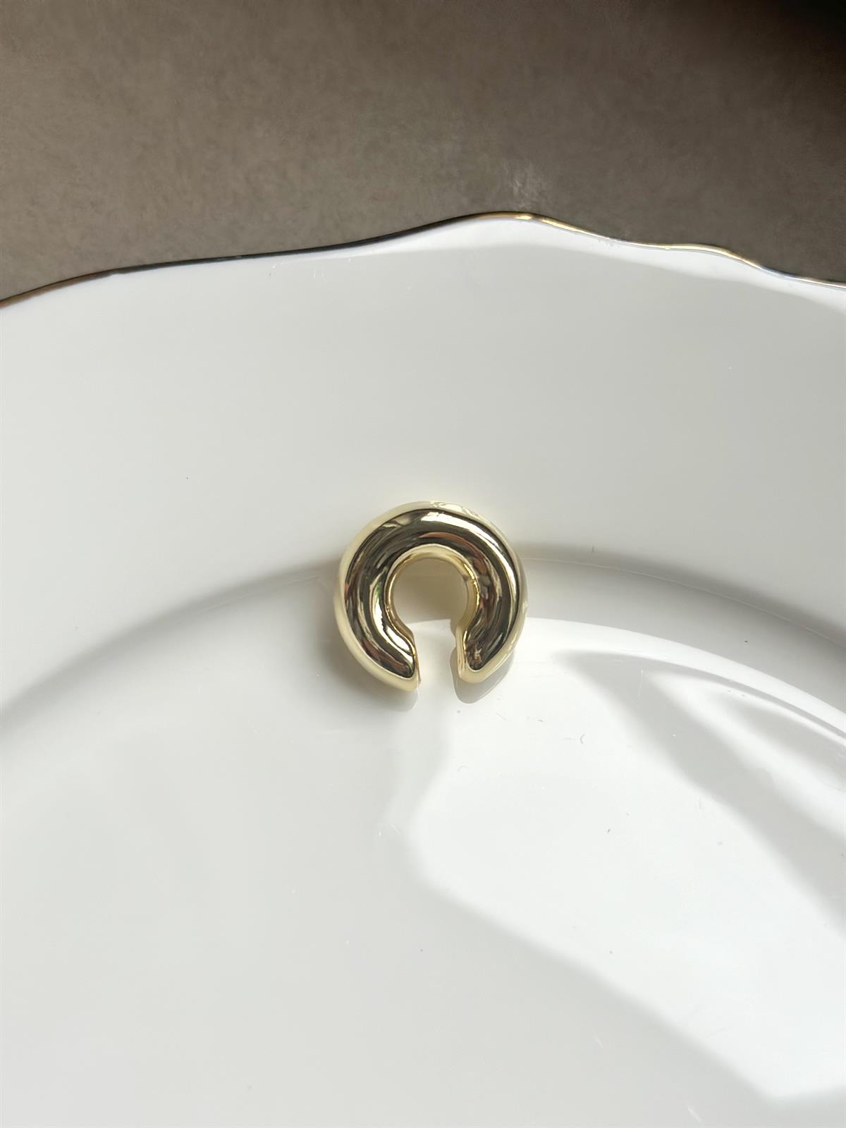 Bombeli Gold Küçük Kıkırdak Küpe