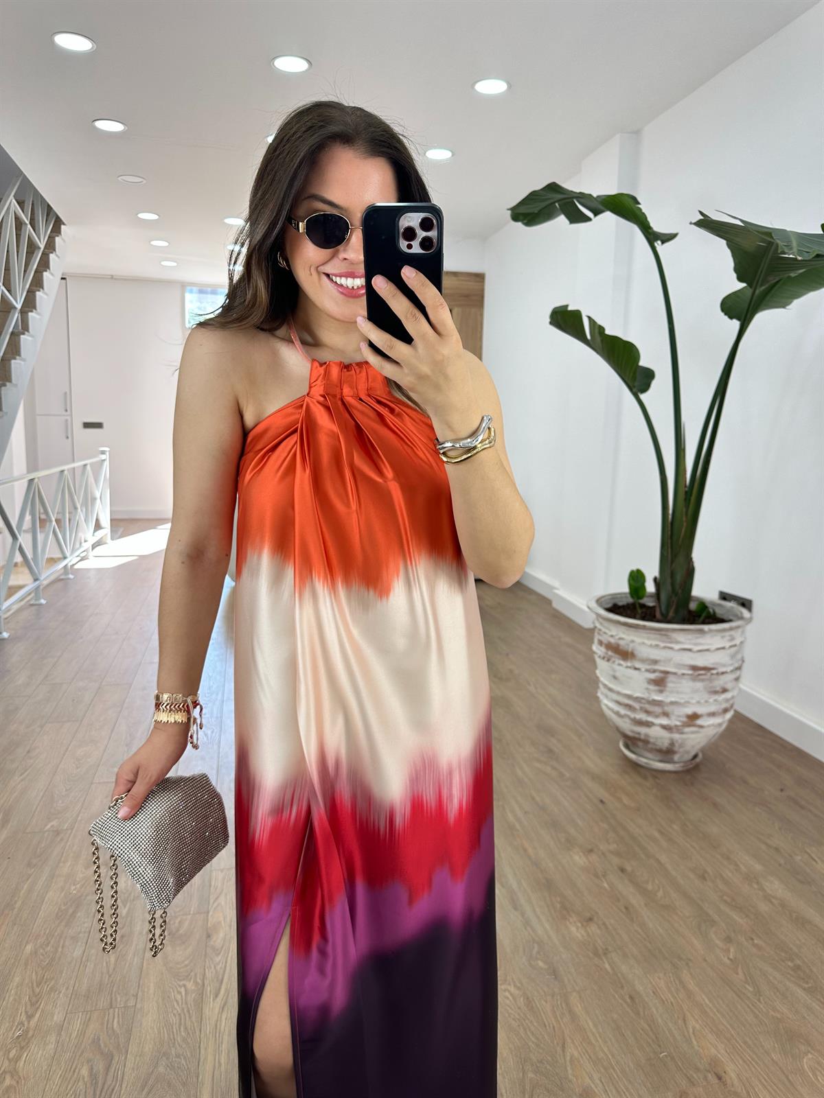 Boyun Aksesuarlı Renk Geçişli Saten Elbise