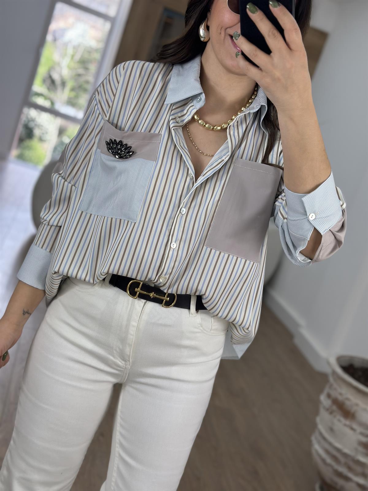 Broş Detaylı Çizgili Gömlek