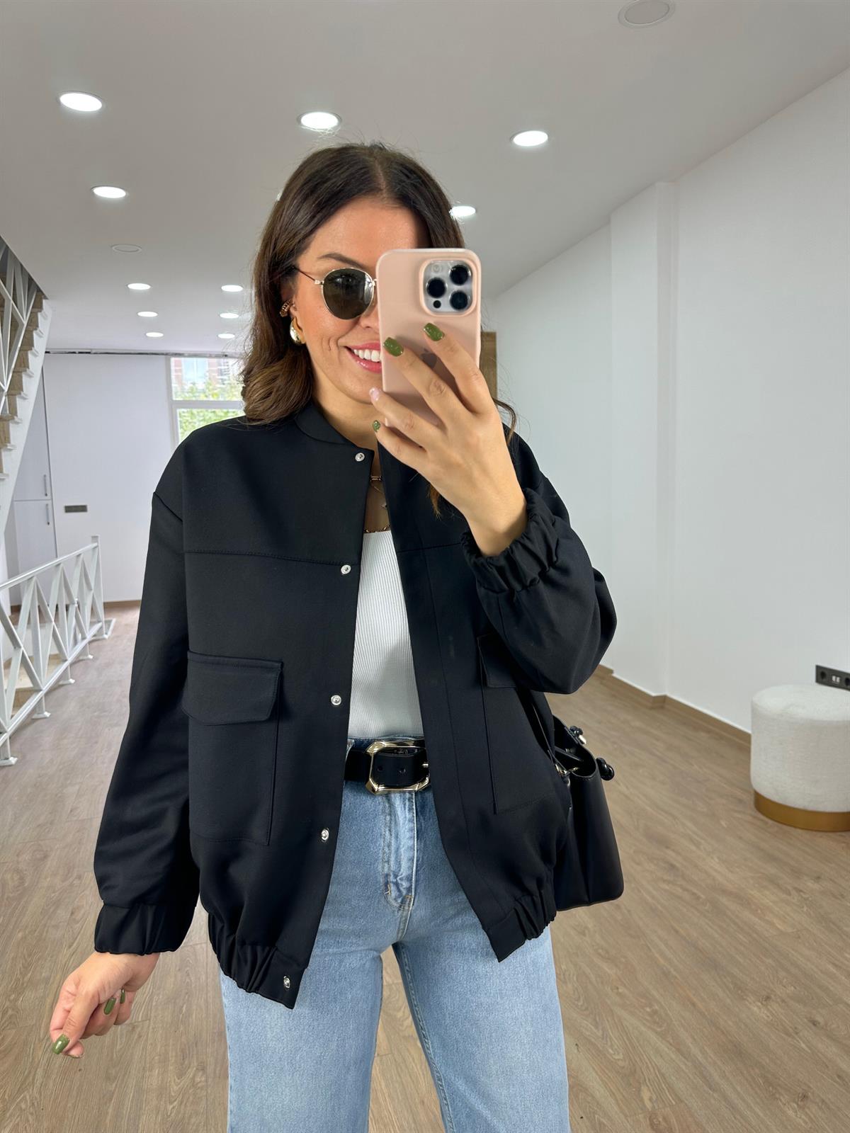 Büyük Cepli Önü Çıtçıtlı Bomber Ceket-Siyah