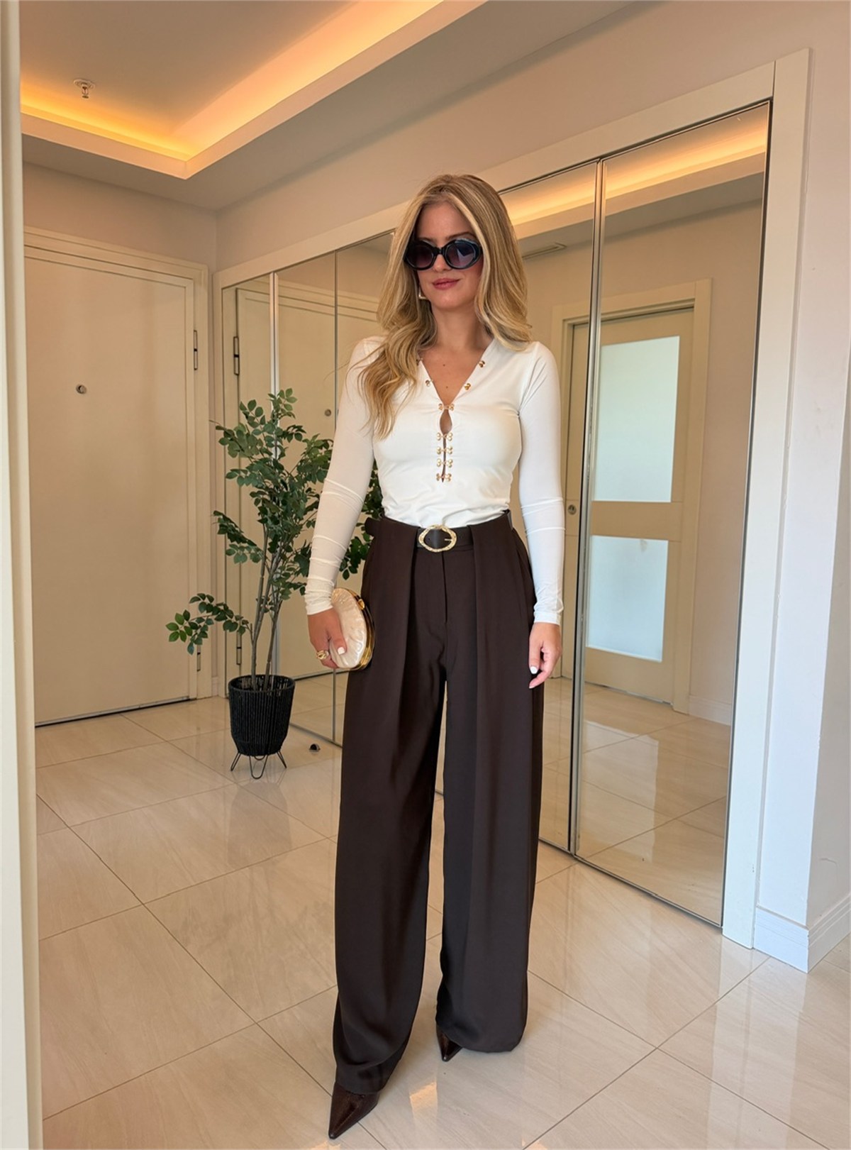Gold Agraflı Likralı Bodysuit-Ekru