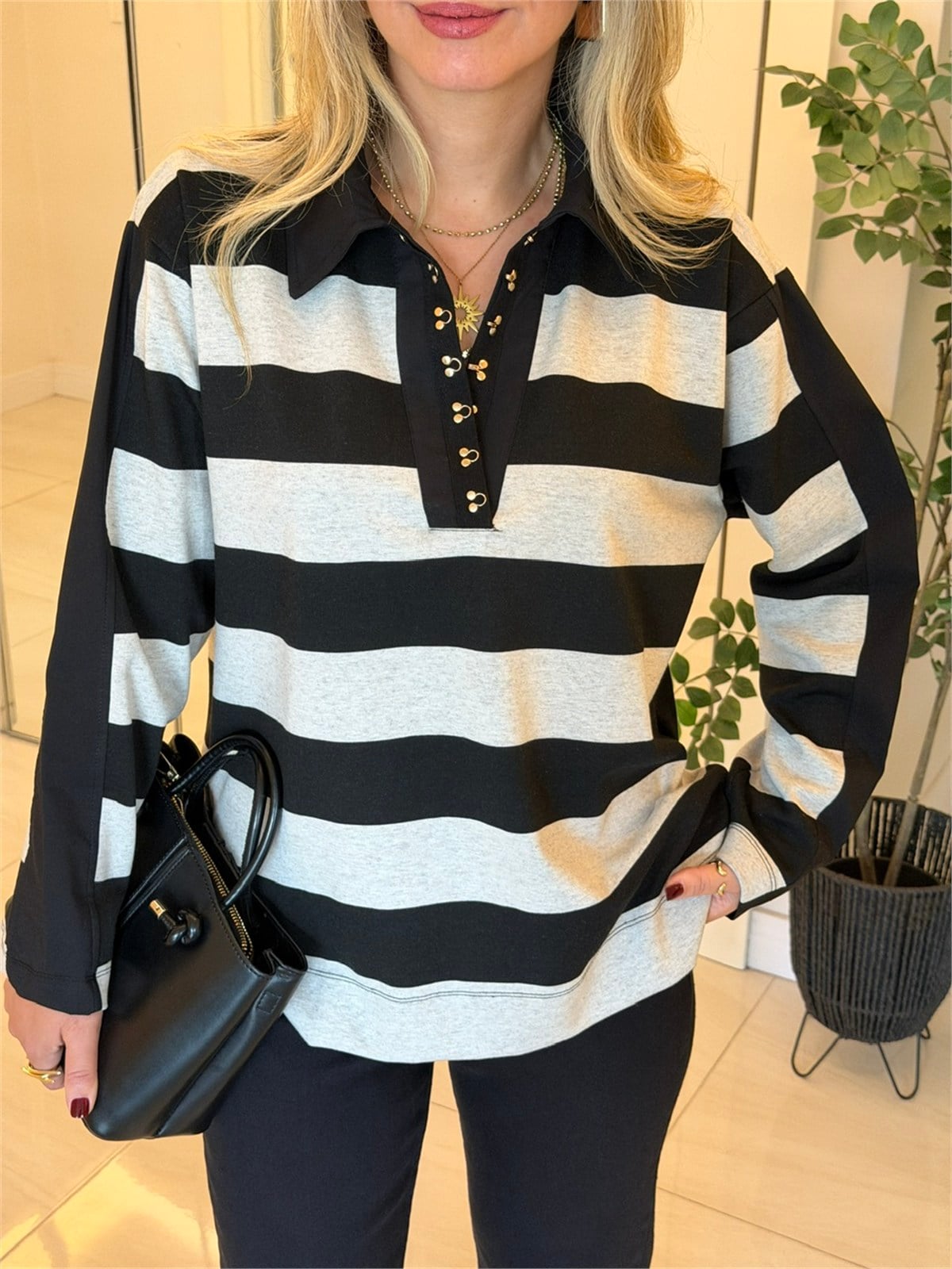 Agraf Detaylı Polo Yaka Çizgili Sweatshirt-Siyah