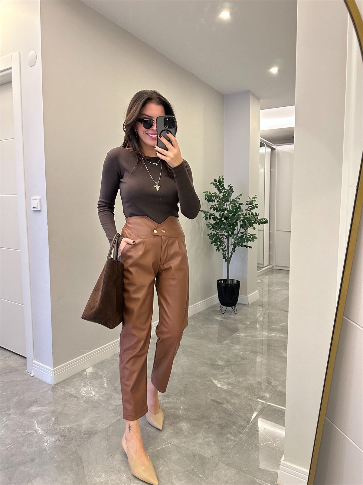 Çapraz Kapama Beli Lastikli Deri Pantolon - Taba 