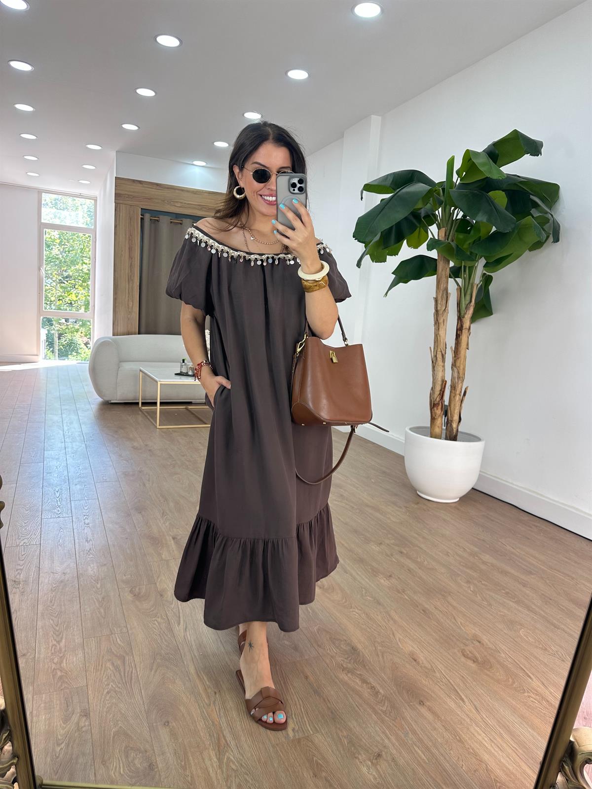 Carmen Yaka Deniz Kabuklu Elbise - Kahverengi