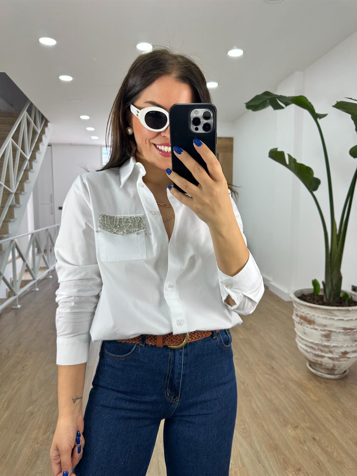 Cebi Taş Detaylı Gömlek