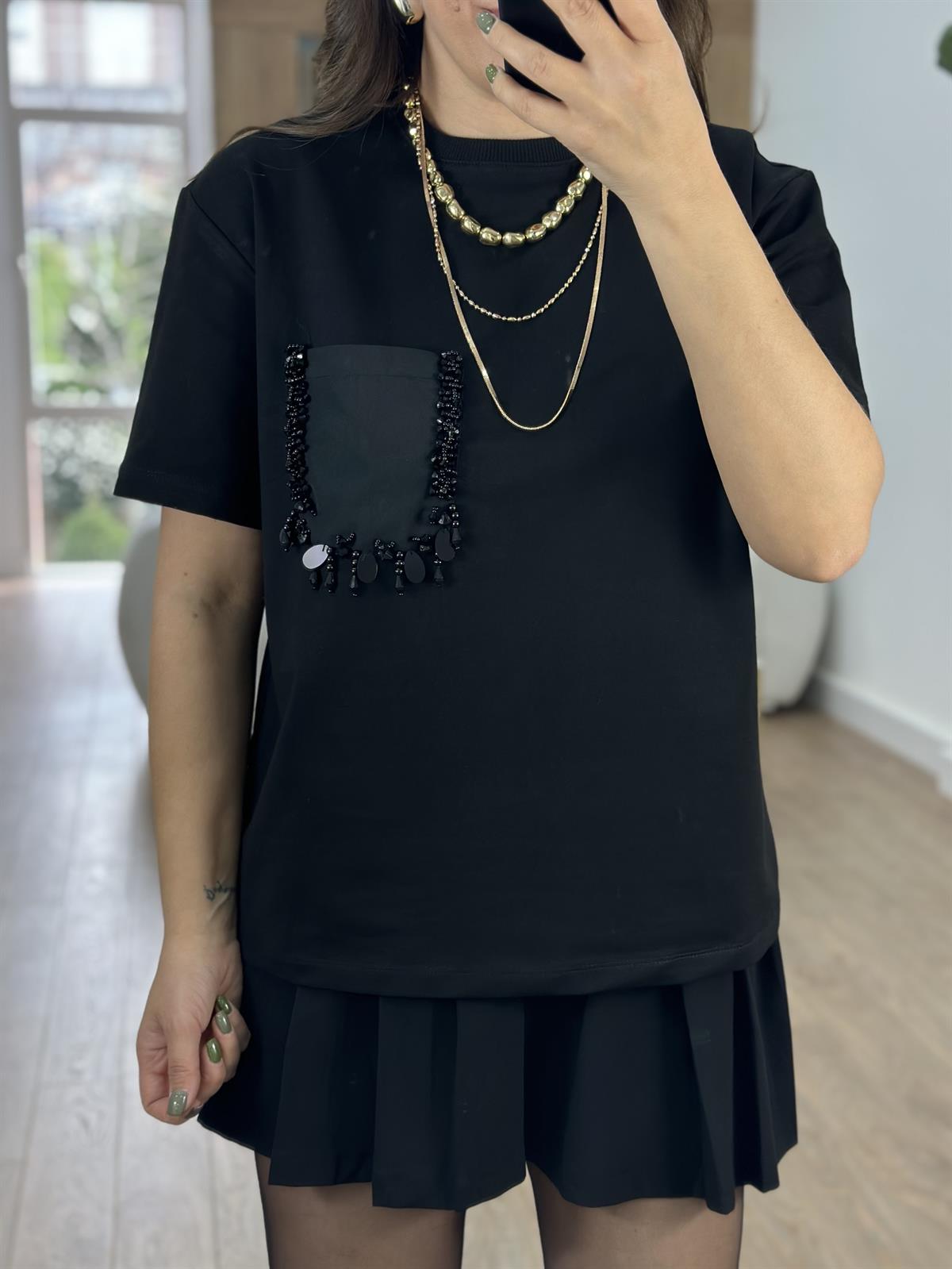 Cebi Taşlı Vatkalı Tişört-Siyah