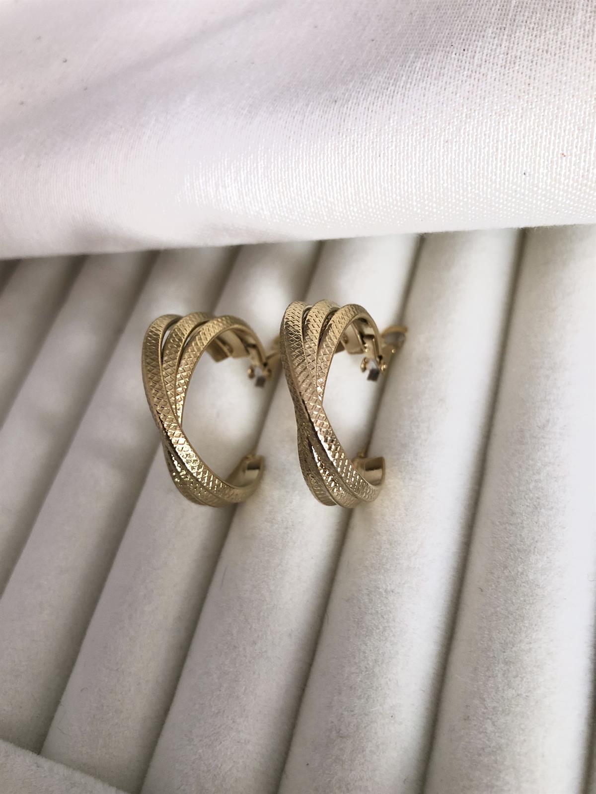 Çelik Gold Asimetrik Üç Sıra Halka Küpe