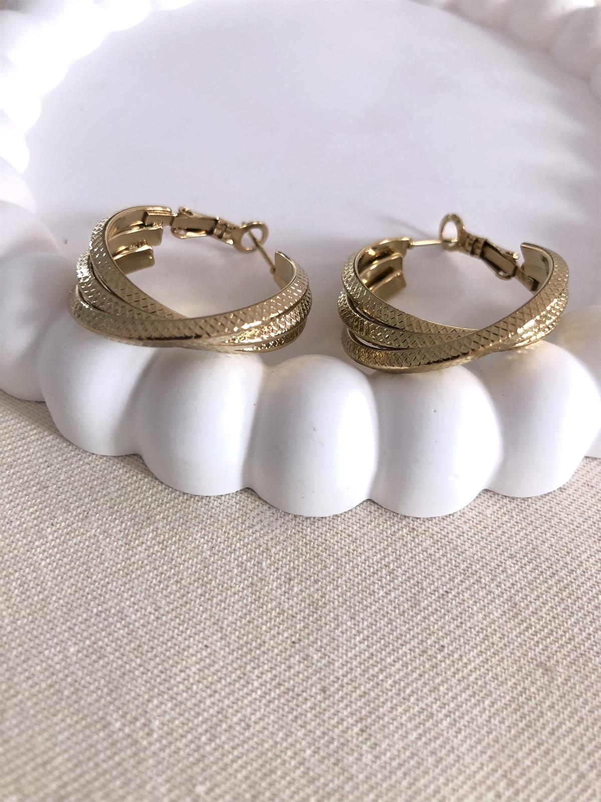 Çelik Gold Asimetrik Üç Sıra Halka Küpe