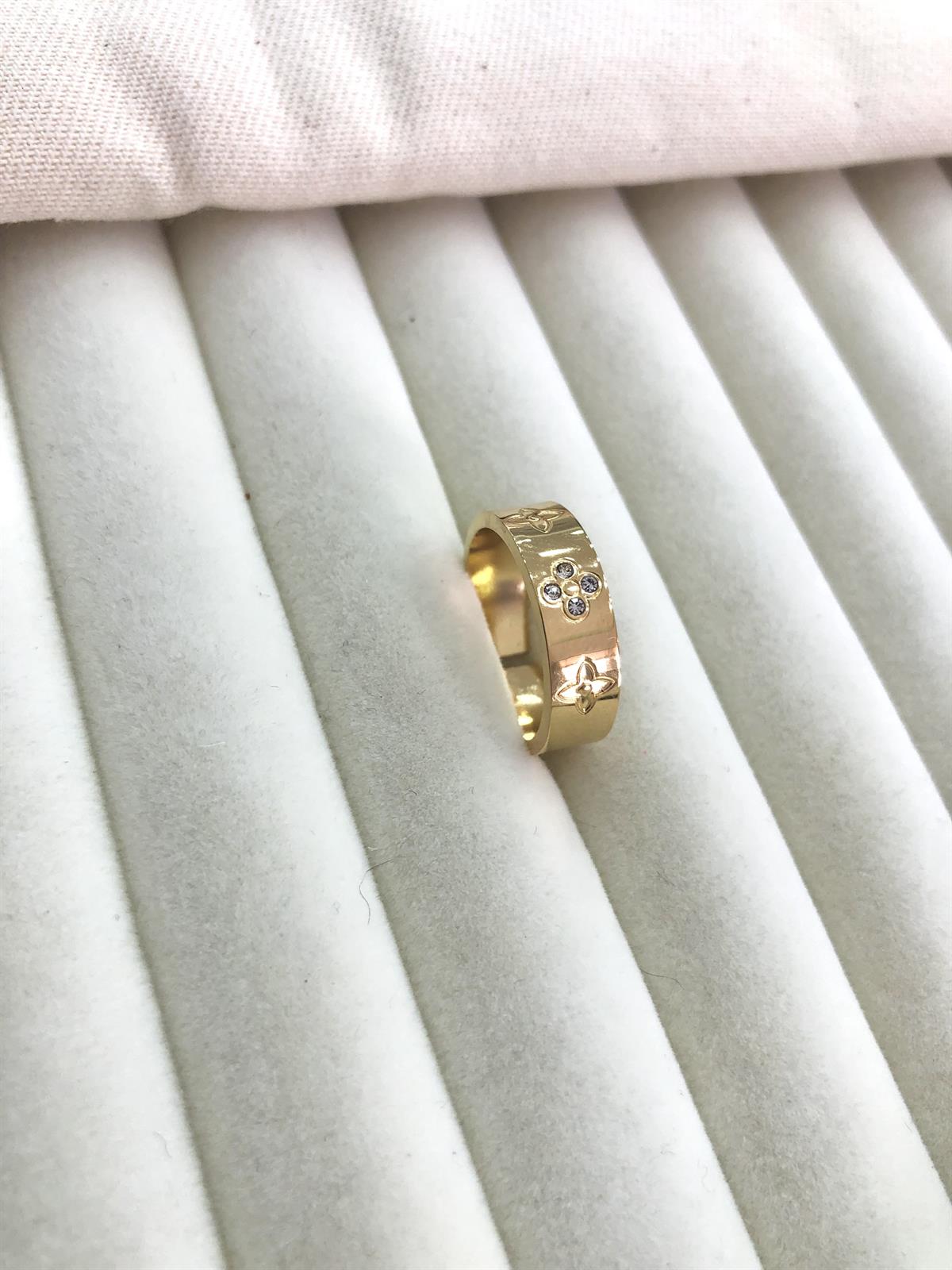 Çelik Gold Yonca Tasarım Taş Detay Yüzük