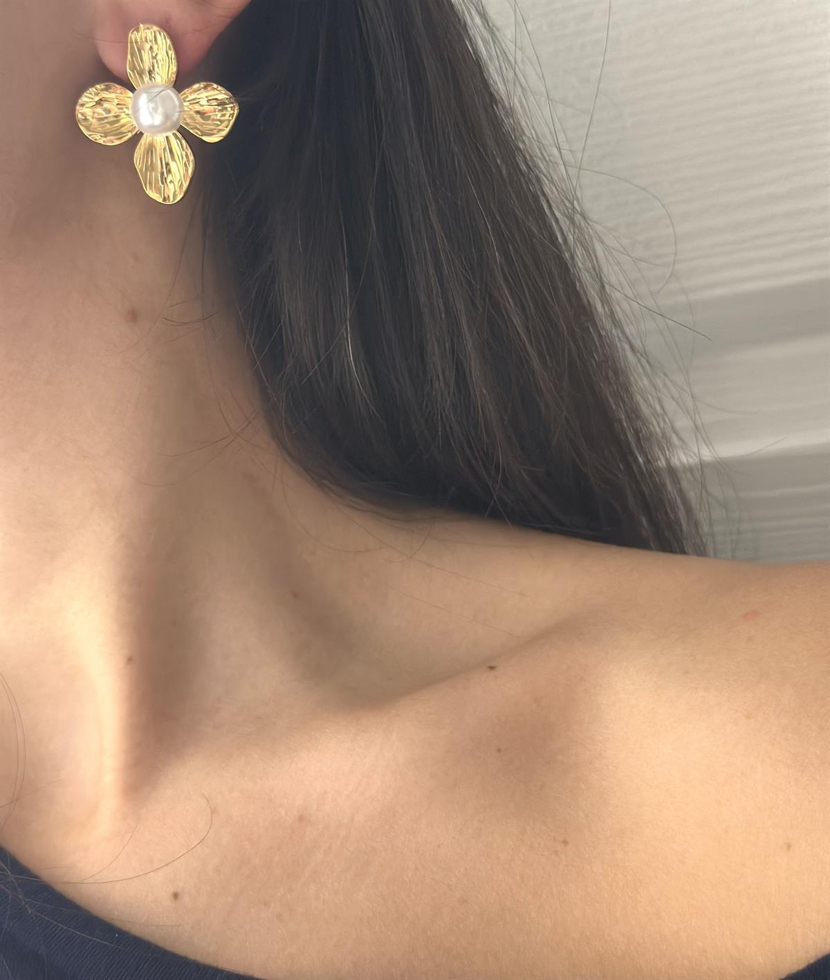 Çelik İnci Detay Gold Çiçek Küpe 3 cm