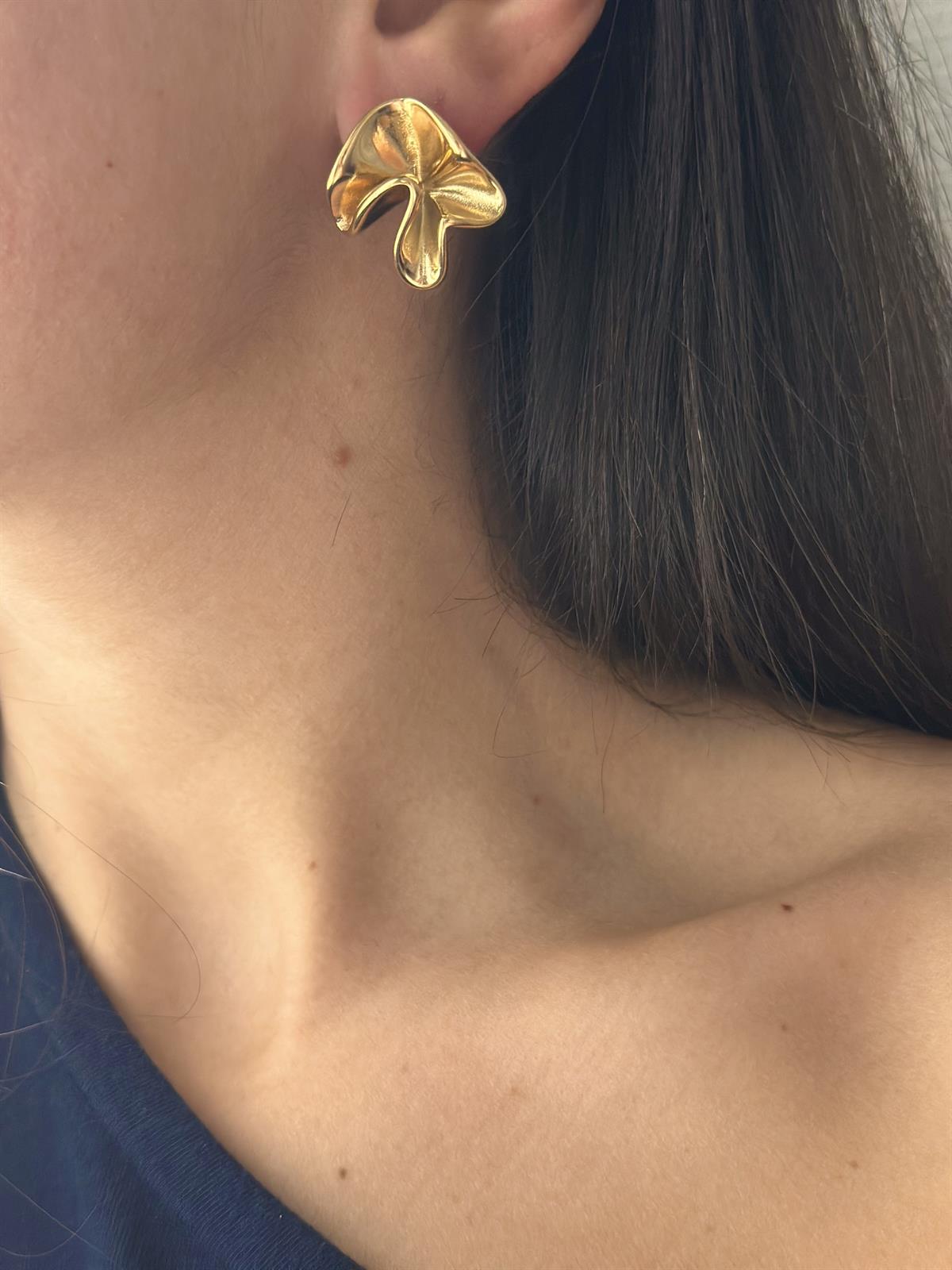 Çelik Kıvrımlı Gold Küpe 2cm