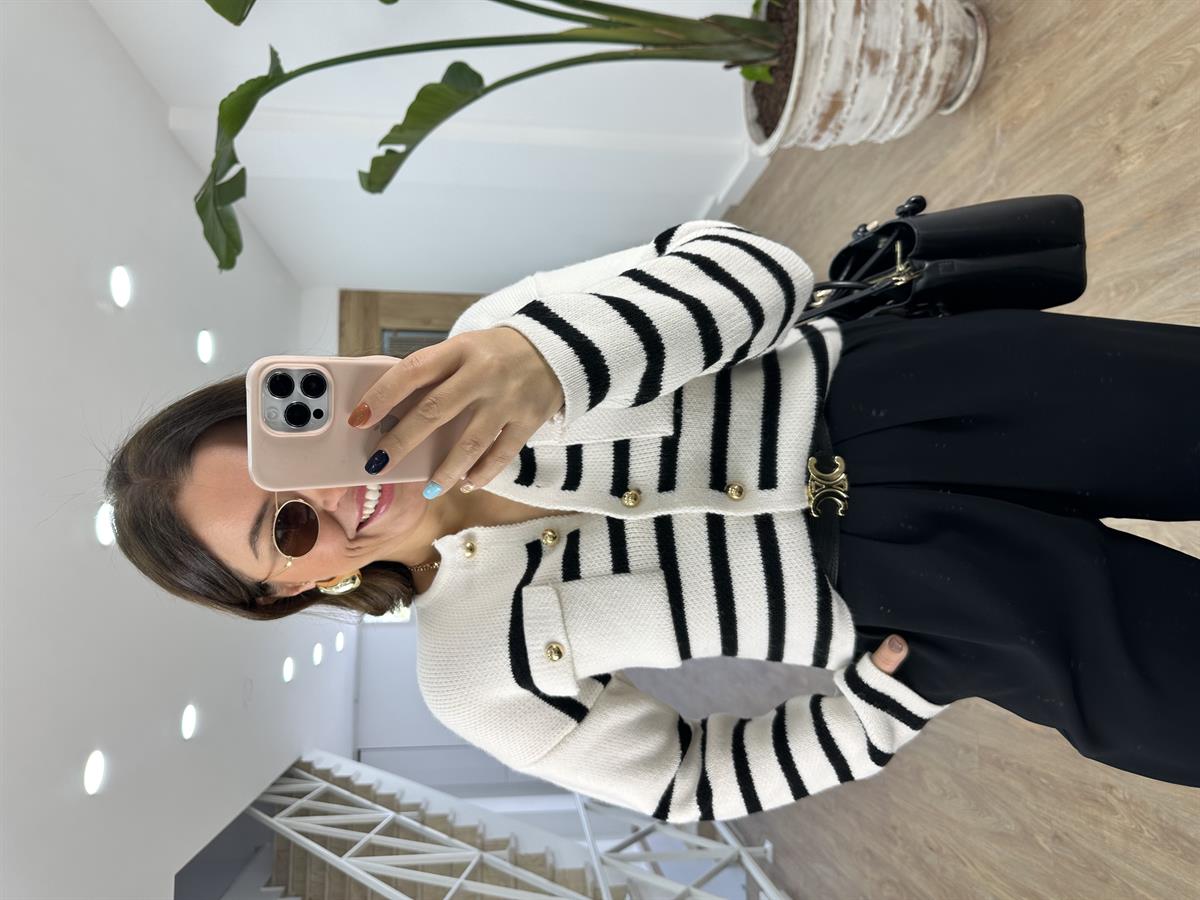 Cepli Gold Düğmeli Çizgili Hırka