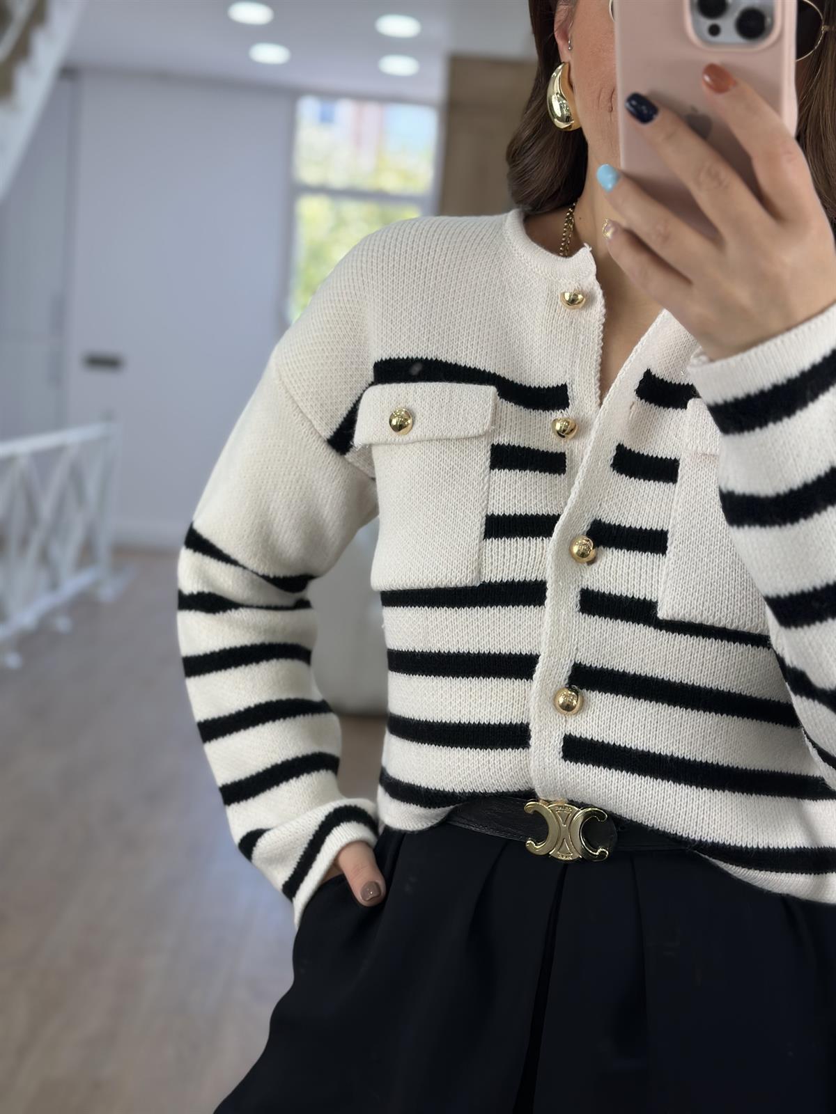 Cepli Gold Düğmeli Çizgili Hırka