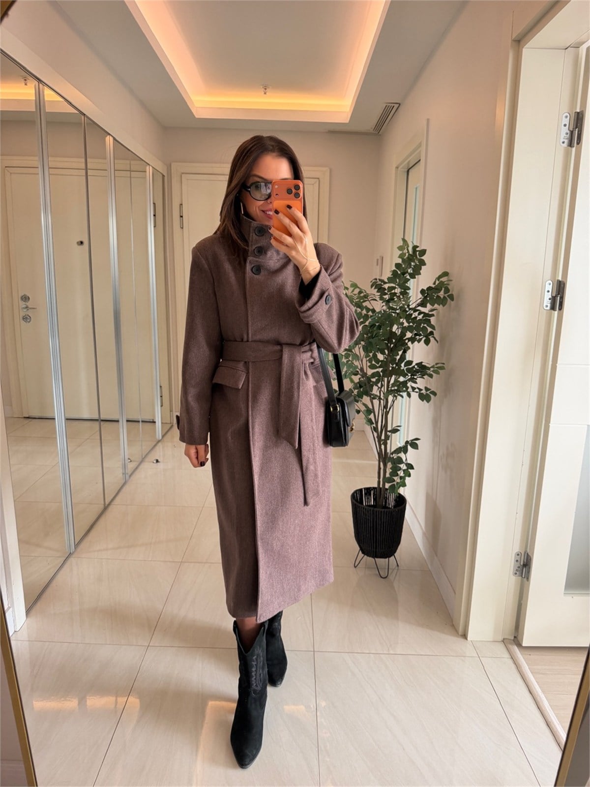 Üç Düğmeli Dik Yaka Kaban-Vizon