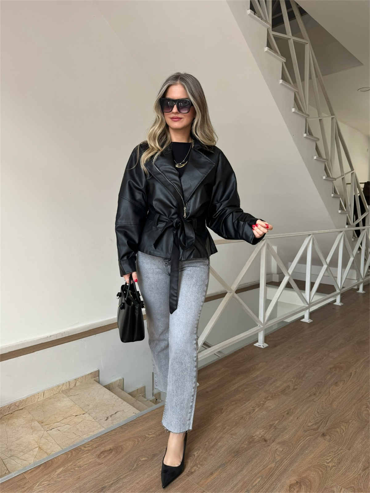 Beli Bağlamalı Fermuarlı Deri Ceket 