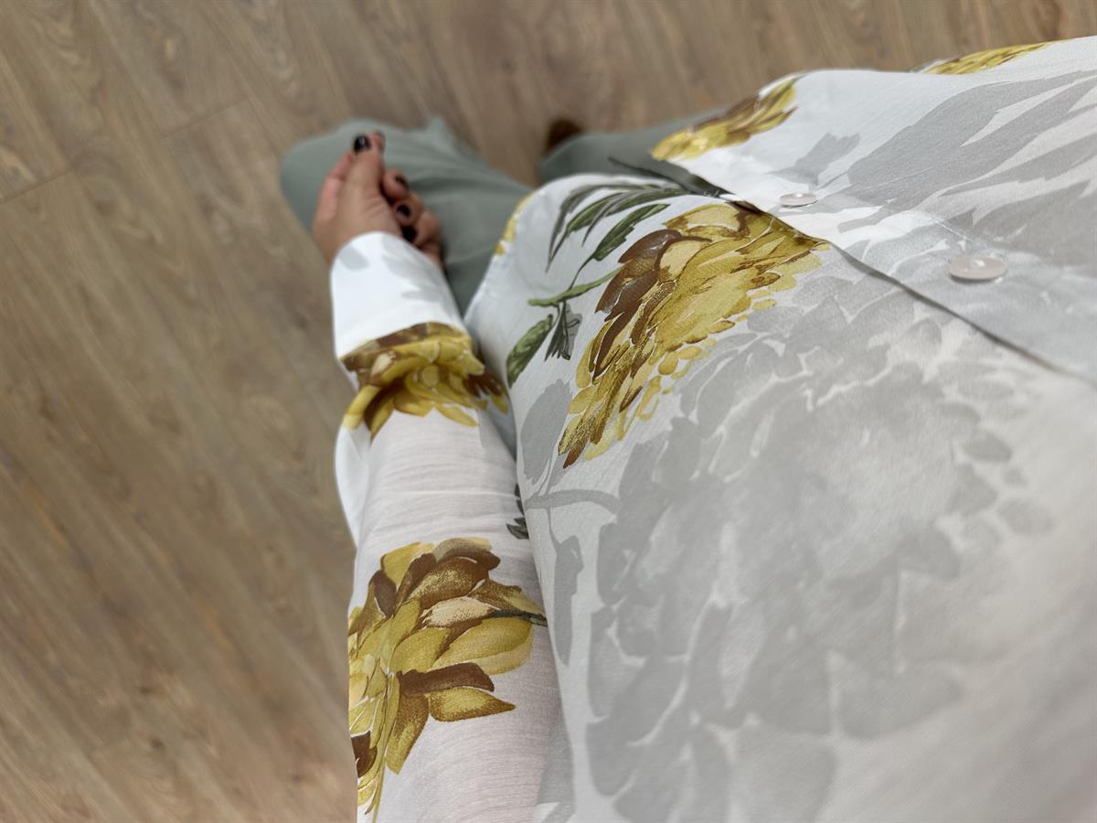 Çiçek Desenli Tiril Gömlek