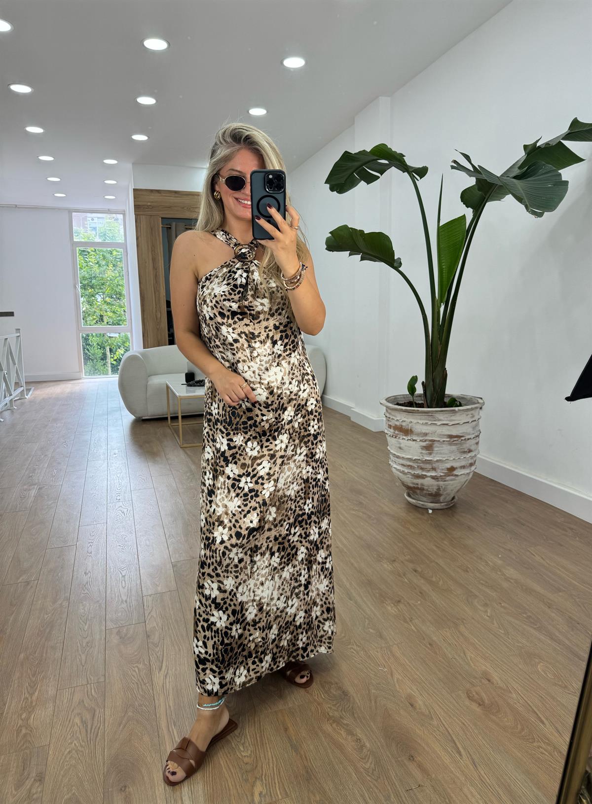 Çiçek Detay Tokalı Leopar Elbise