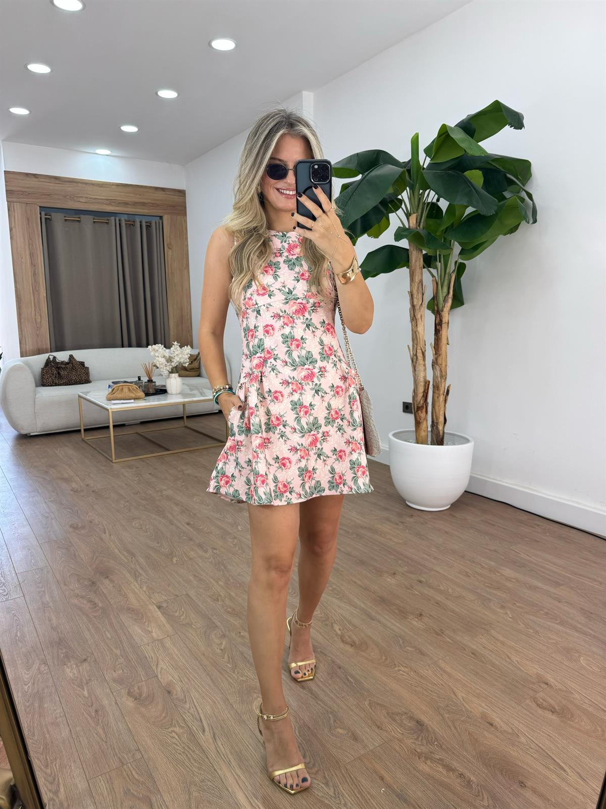 Çiçek Detaylı Volanlı Elbise 