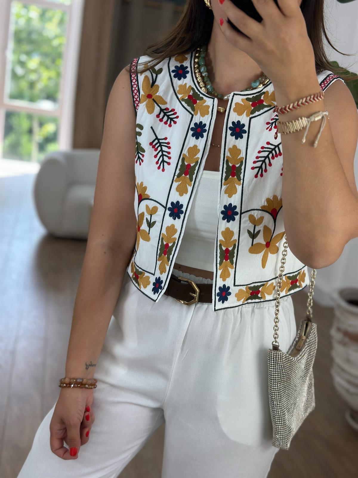 Çiçek Nakışlı Astarlı Yelek