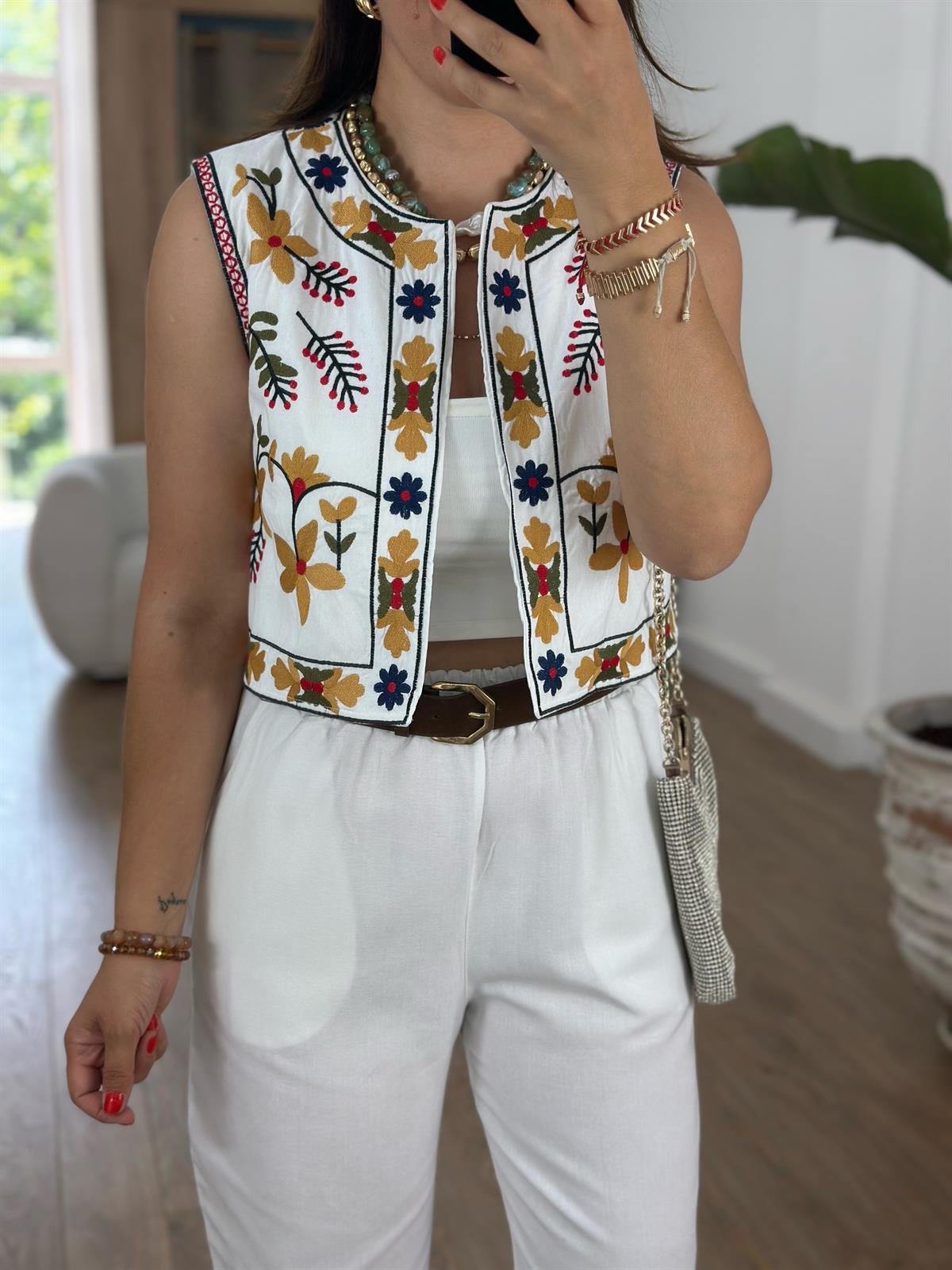 Çiçek Nakışlı Astarlı Yelek