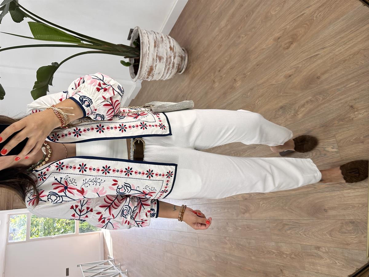 Çiçek Nakışlı Balon Kol Ceket