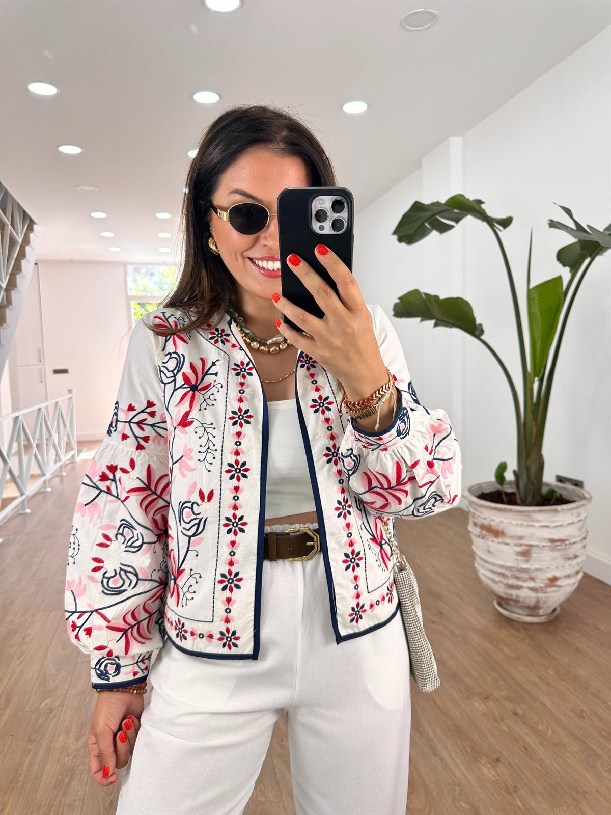 Çiçek Nakışlı Balon Kol Ceket