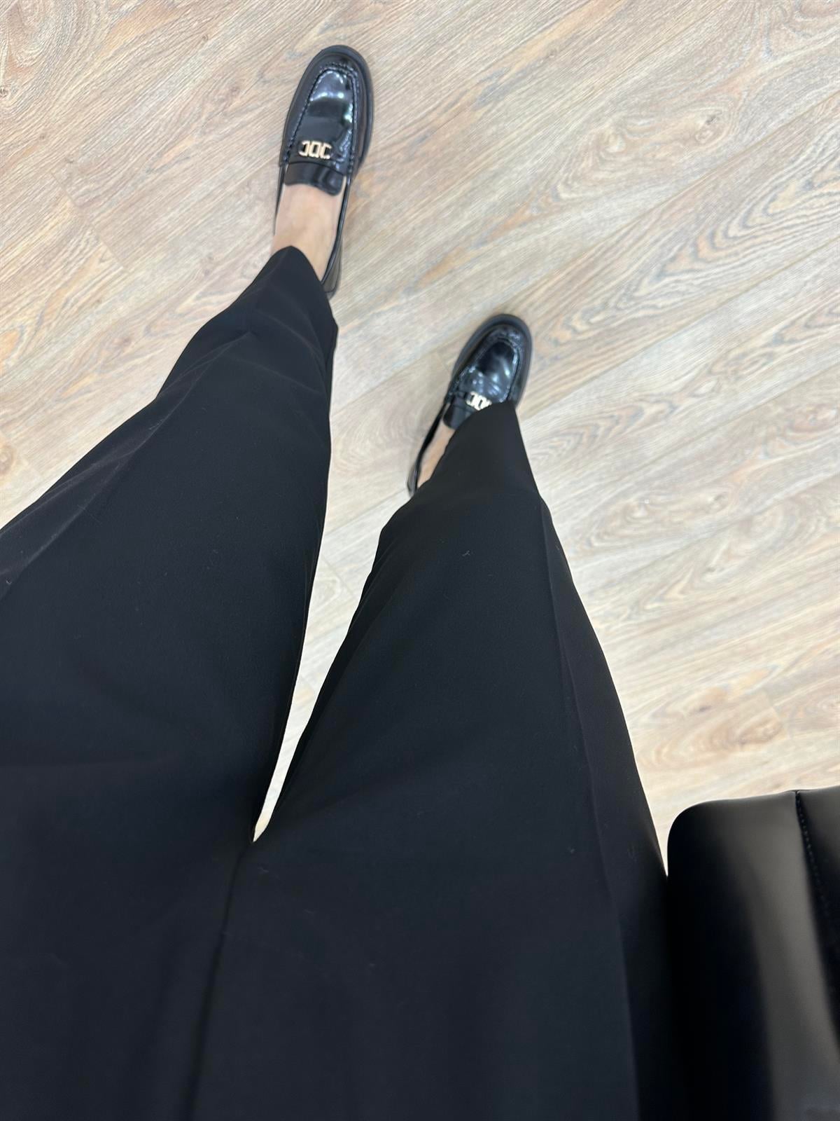 Çift Pileli Havuç Pantolon-Siyah