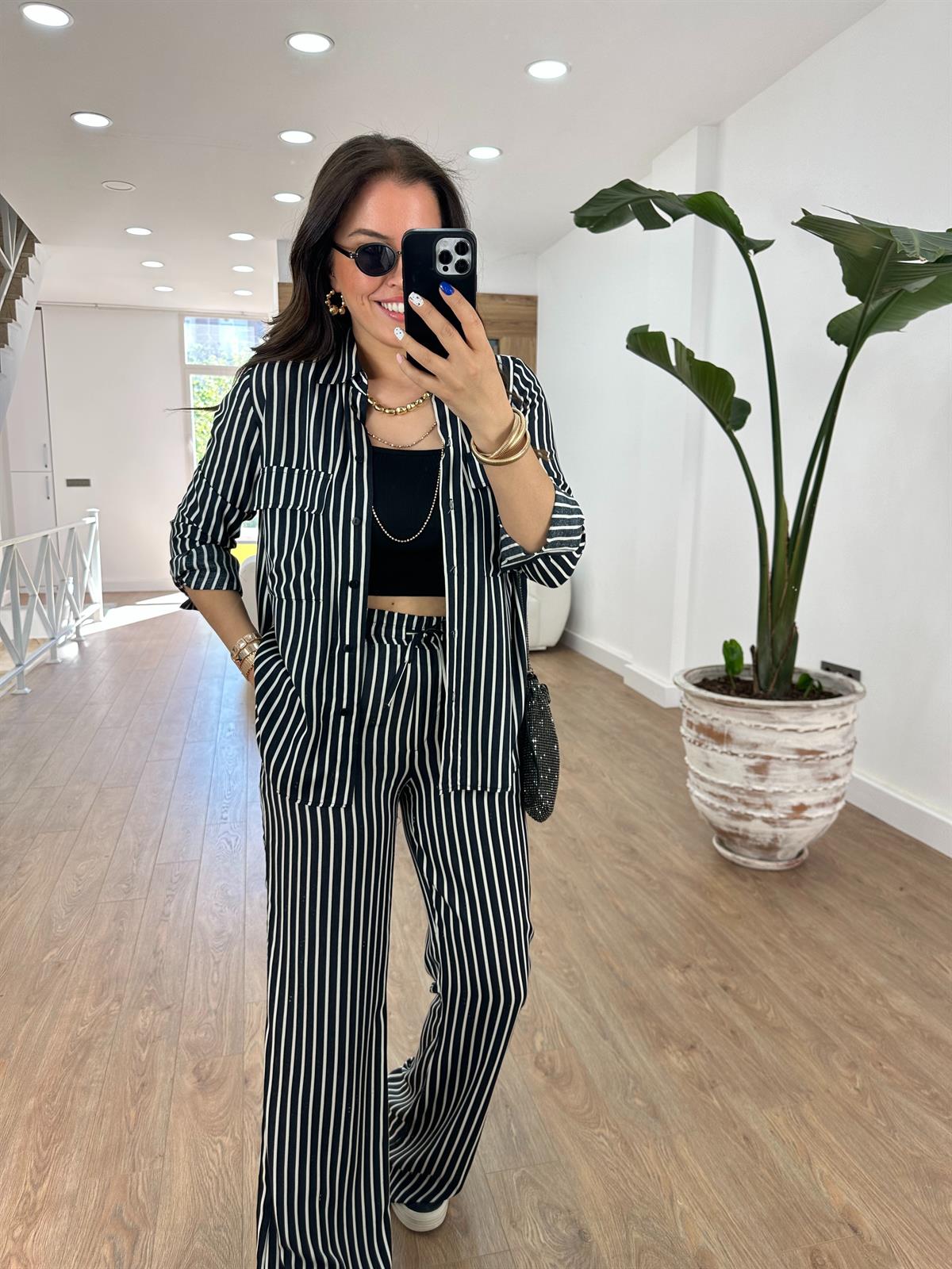 Çizgili Pantolon Gömlek Takım