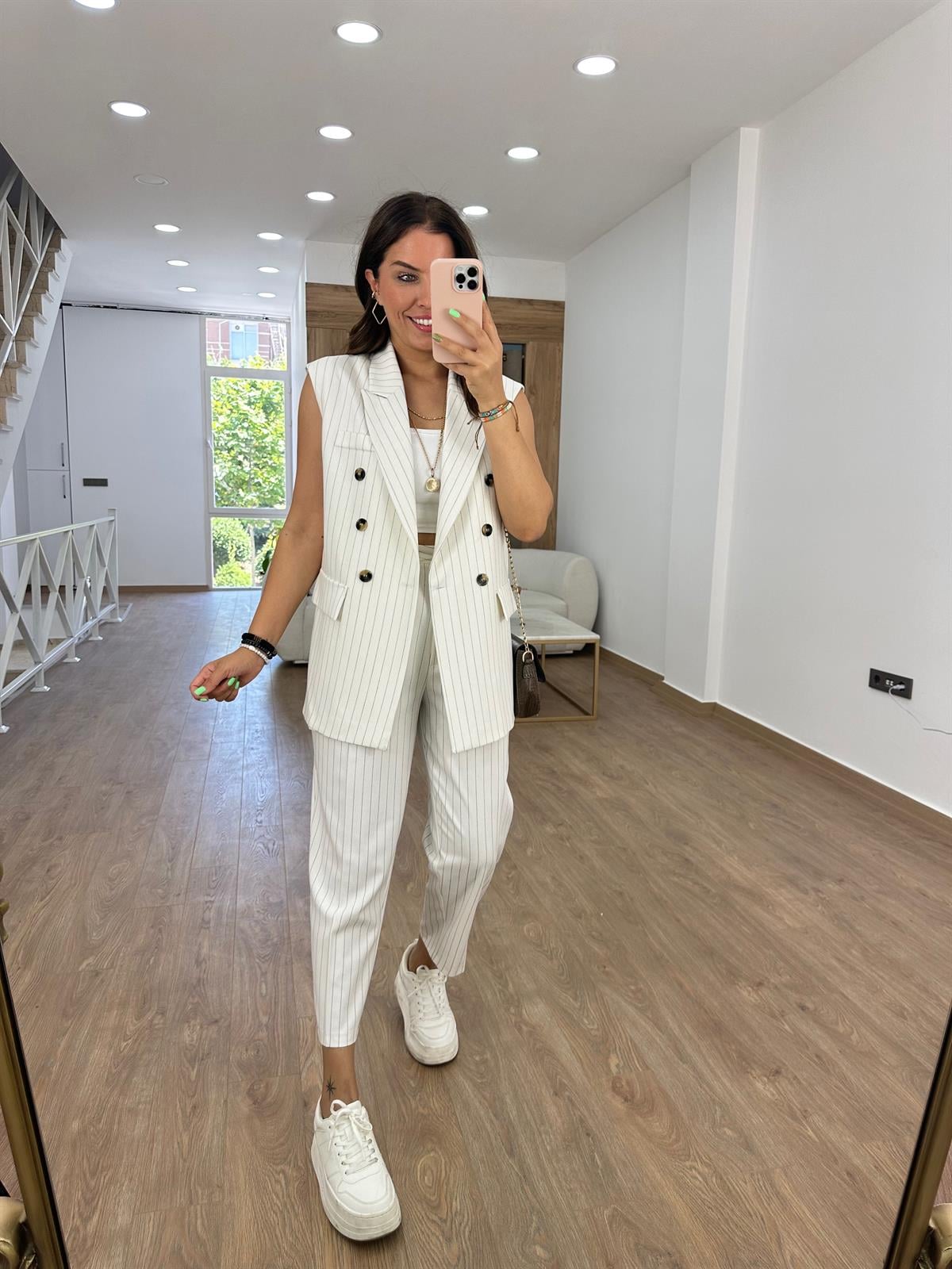 Çizgili Yelekli Takım-Ekru