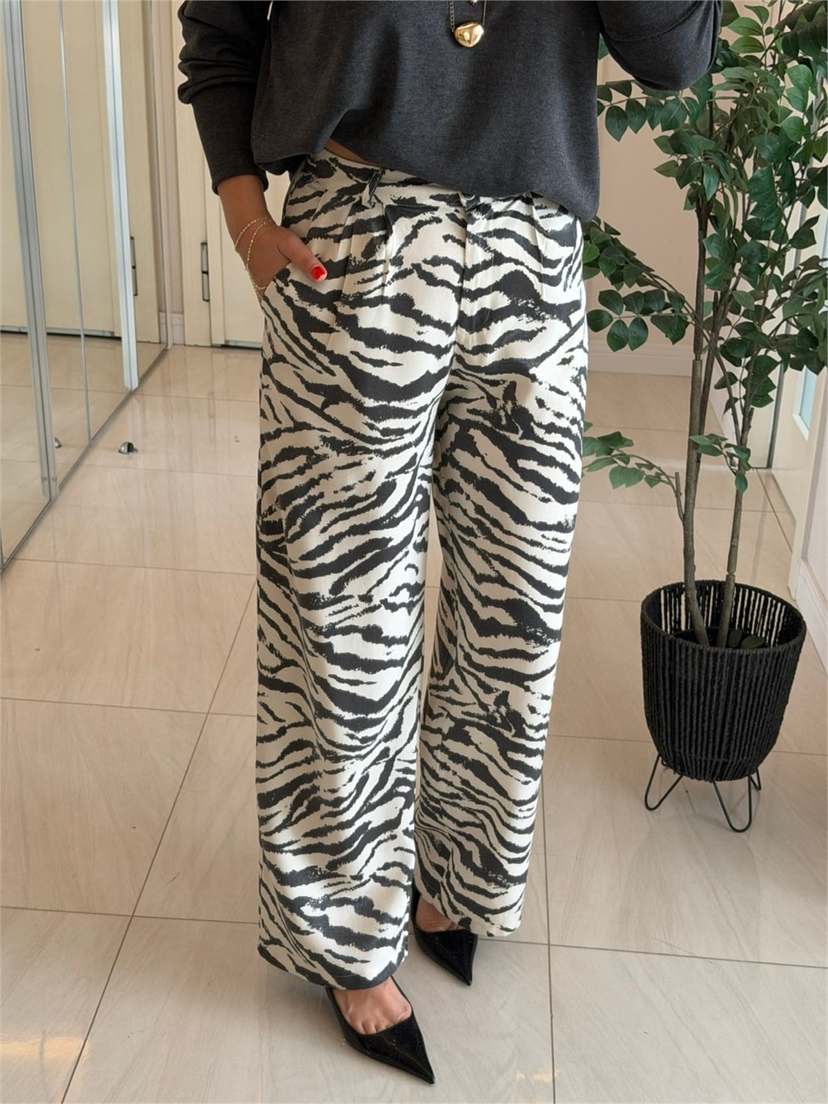 Yüksek Bel Zebra Desen Bol Paça Pantolon