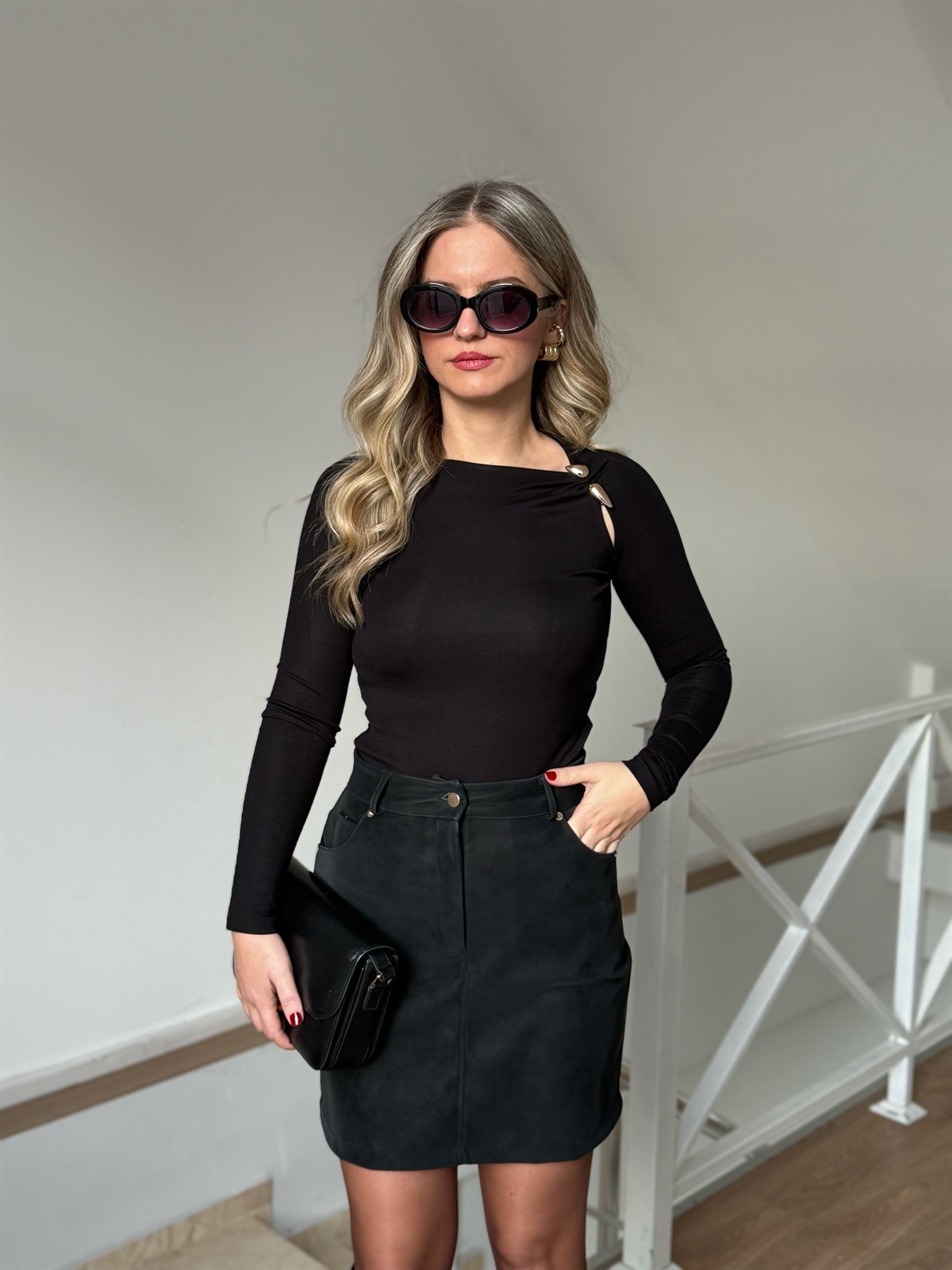 Damla Aksesuarlı Bluz - Siyah 