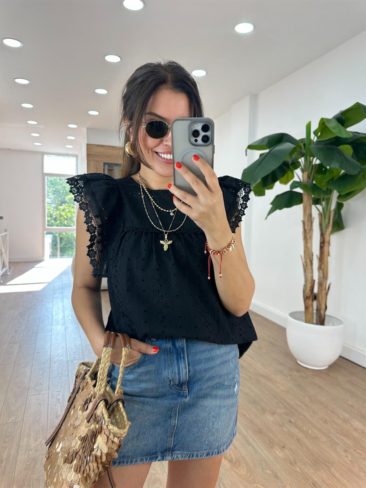 Dantel Detaylı Fisto Bluz - Siyah