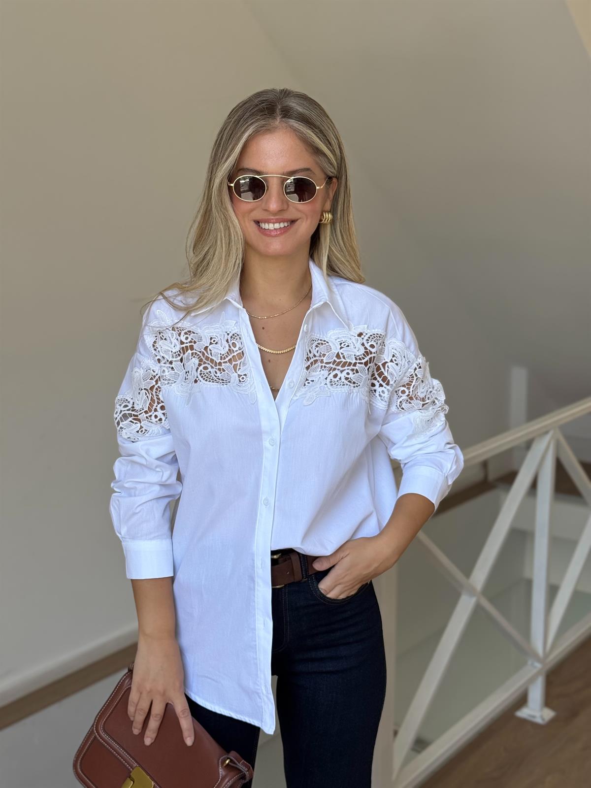 Dantel Detaylı Gömlek 