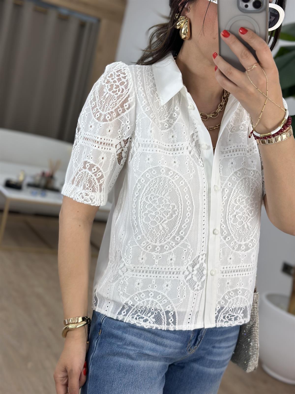 Dantel Detaylı Kısa Kollu Gömlek