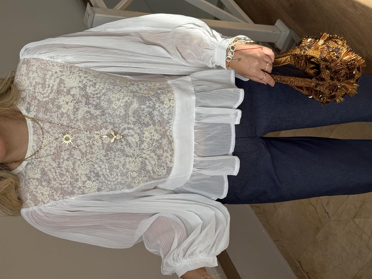 Dantel Detaylı Şifon Gömlek 