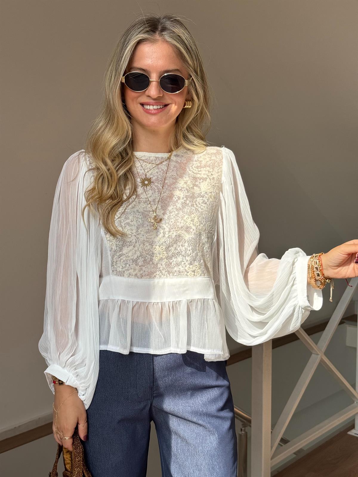 Dantel Detaylı Şifon Gömlek 