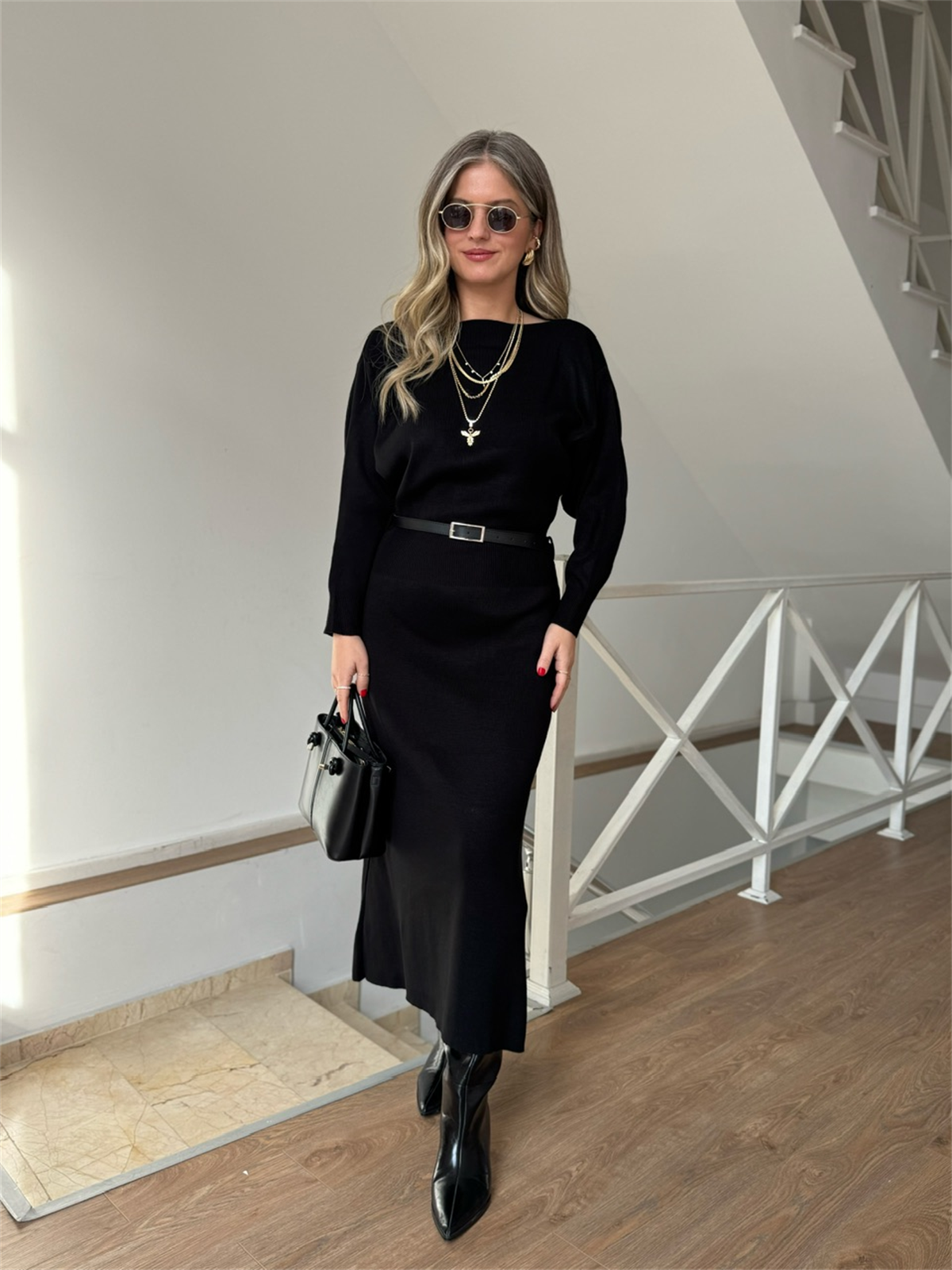 Kayık Yaka Kemerli Maxi Triko Elbise - Siyah