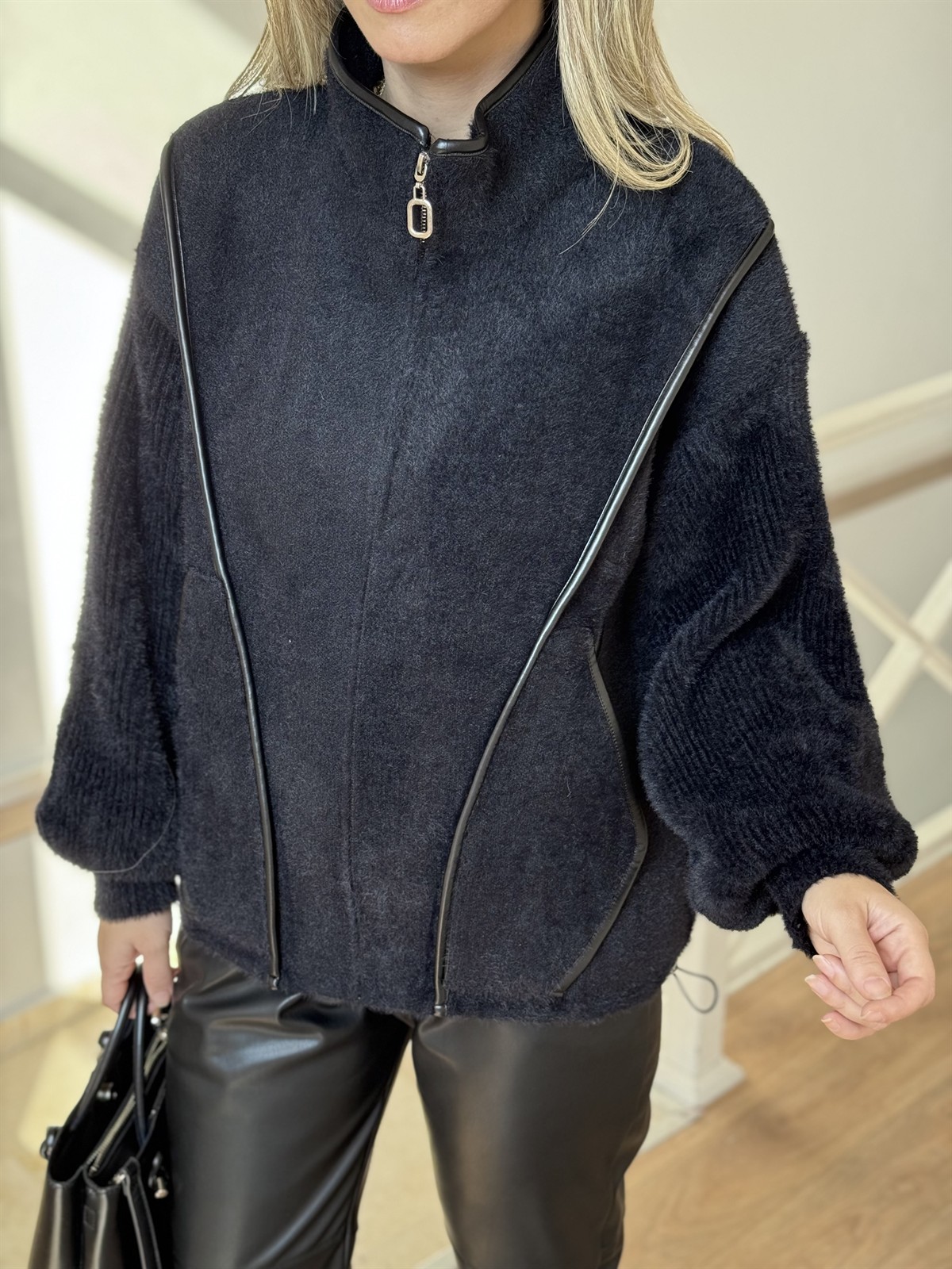 Deri Detaylı Angora Ceket - Siyah