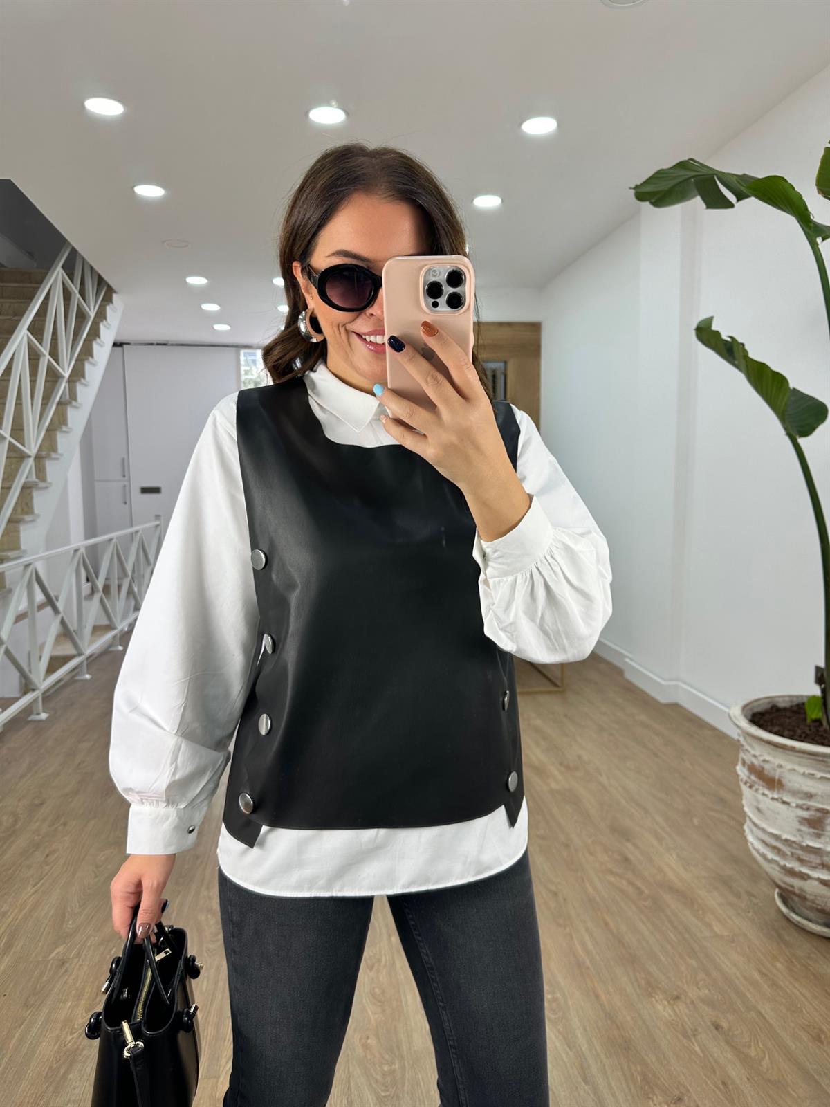 Deri Yelekli Tasarım Gömlek